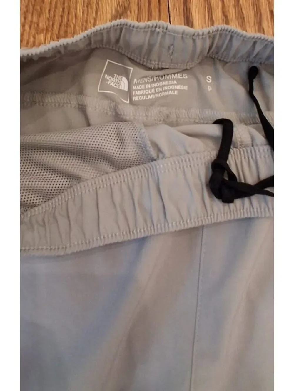 The North Face Men's Light Gray Athletic Shorts Size S